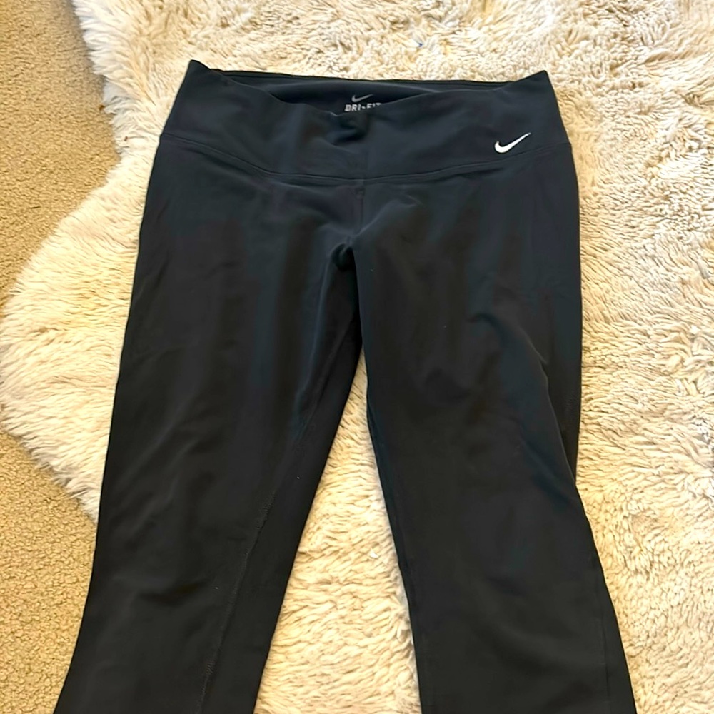 Nike dri-fit cropped leggings